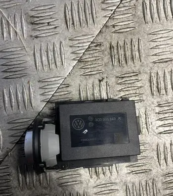 Volkswagen PASSAT B6 Ignition lock 3C0905843R