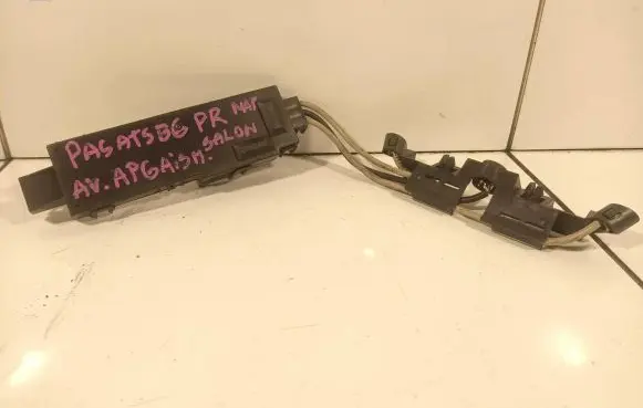 Volkswagen PASSAT B6 Ultrasonic Sensor 3C0951171A 28018172 050147111