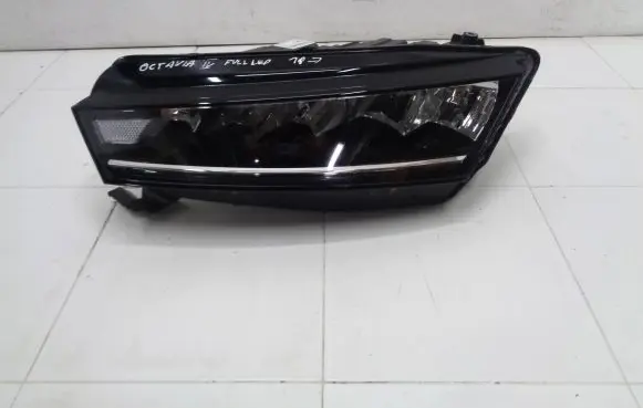 Skoda Octavia Mk4 Headlight/headlamp 5E4941015