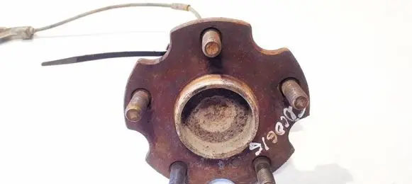 Toyota Avensis T250 Rear wheel hub