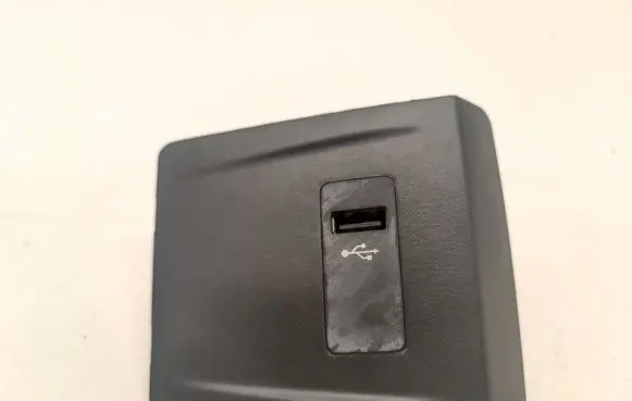 BMW 2 F46 USB socket connector 9284253