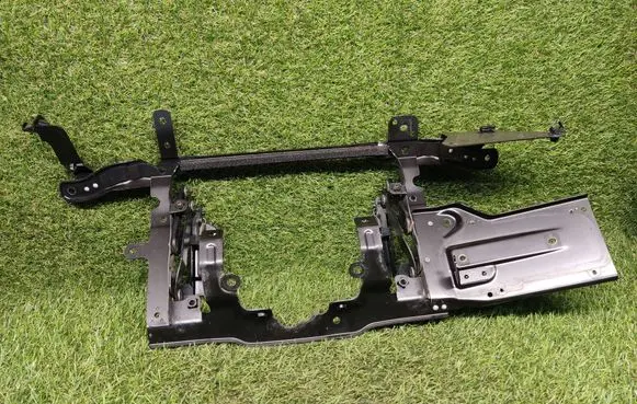 Nissan Leaf I (ZE0) Electric car charge socket cover 657013NK3D