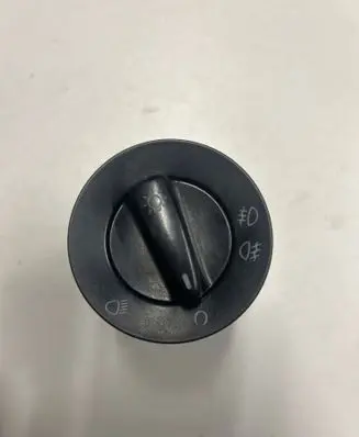 Volkswagen PASSAT B5.5 Light switch 