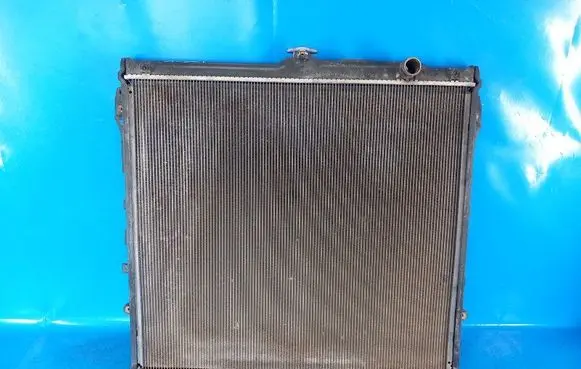 Toyota Tundra II Coolant radiator 164000P170