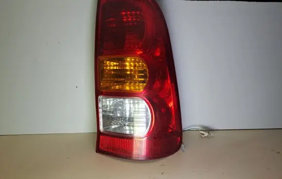 Toyota Hilux (AN10, AN20, AN30) Rear/tail lights 0821219K1R 0821219K1RB
