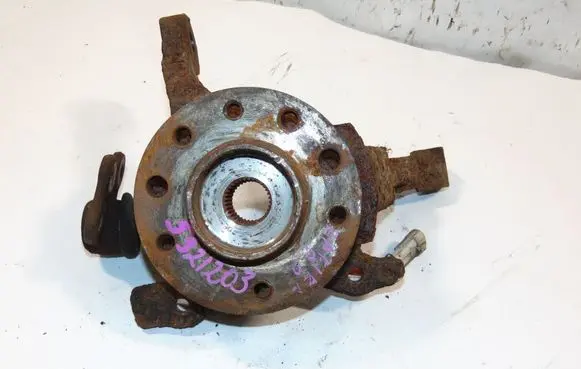 Opel Zafira A Front wheel hub spindle knuckle 13165672 5308030