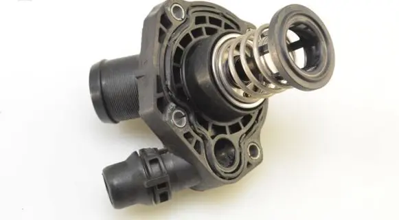 Thermostat/thermostat housing