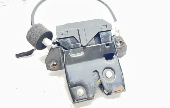 Mercedes-Benz E W211 Loading door lock A1717500085 A1717500185