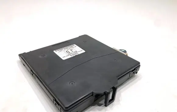 Toyota Auris E180 Central body control module 8922102330