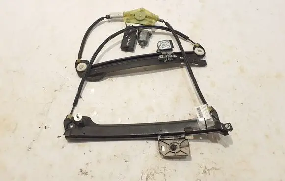 Renault Megane III Front door window regulator with motor 807200015R