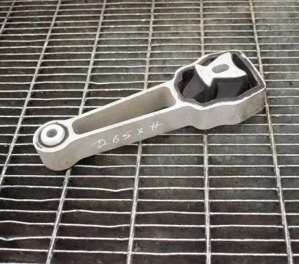Volvo V60 Engine mount bracket 30793322