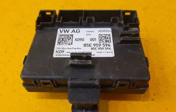 Audi A4 S4 B8 8K Door control unit/module 85E959594