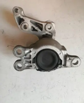 Nissan X-Trail T32 Engine mount bracket 112114BA0A