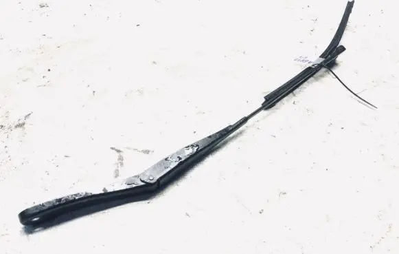 Opel Astra H Front wiper blade arm 13111220