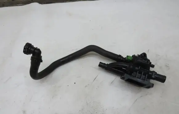 Peugeot 308 Engine coolant pipe/hose 967044498001
