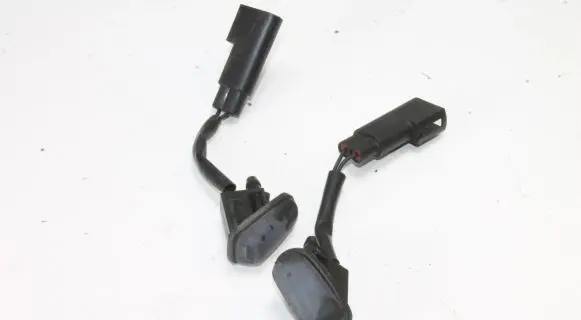 Ford Focus Windshield washer spray nozzle B4V0A