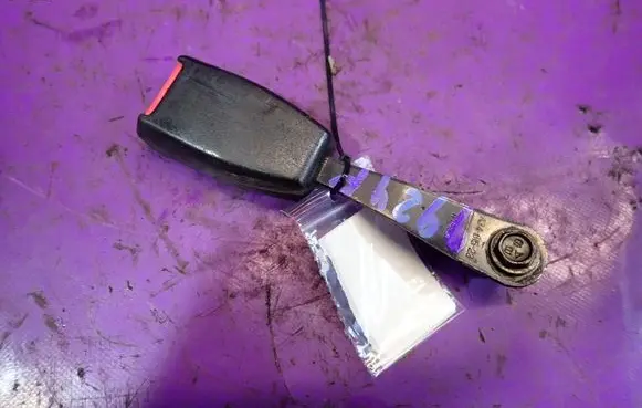 Suzuki Vitara (ET/TA) Front seatbelt buckle 
