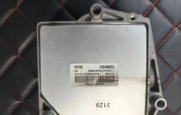 Opel Meriva A Engine control unit/module ECU 12249823 8J861ZZL 869823LB814810HA