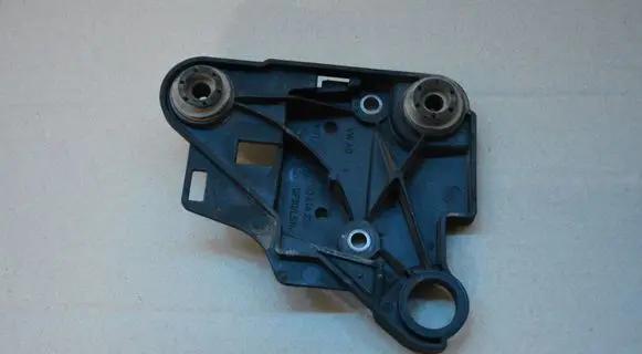 Volkswagen Tiguan ABS pump bracket 5Q0614235