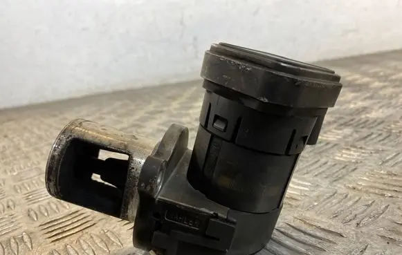 Mercedes-Benz E W211 EGR valve 00005320C8 AC8180220637 109315