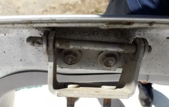 Ford Mondeo Mk III Tailgate/trunk/boot hinge