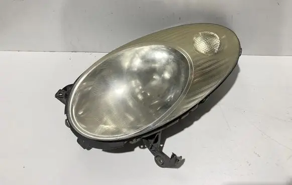 Nissan Micra Headlight/headlamp 26060AX700