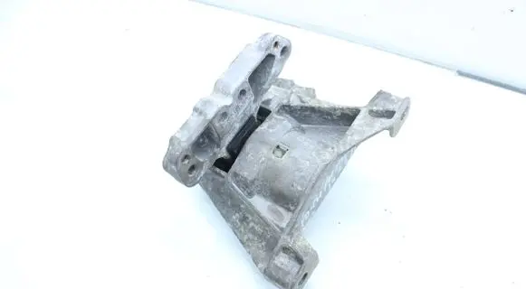 Engine mount bracket