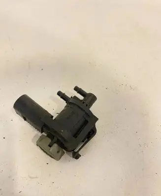 Audi A4 S4 B7 8E 8H Turbo solenoid valve 1J0906283C