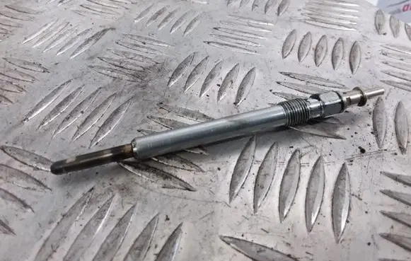 Mercedes-Benz Sprinter W906 Glow plug 