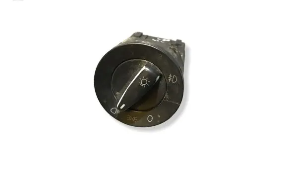 Volkswagen Golf IV Light switch 1C0941531