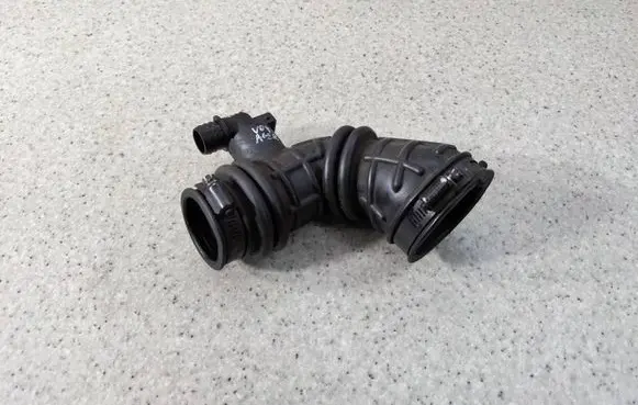 Chrysler Grand Voyager IV Air intake hose/pipe 04861383AA