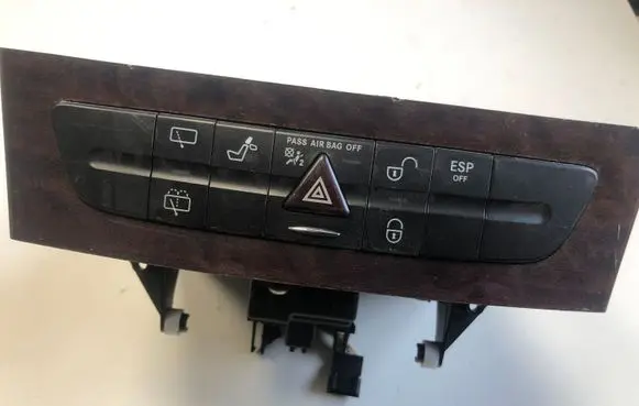 Mercedes-Benz E W211 Glove box A2116800552