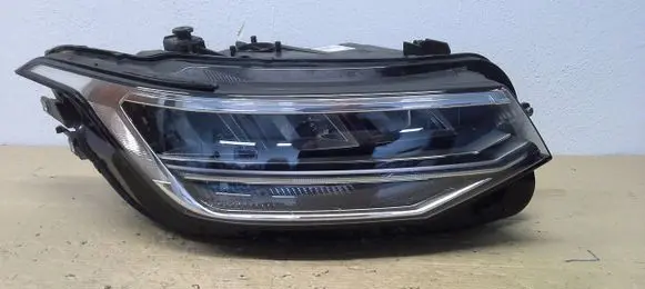 Volkswagen Tiguan Headlight/headlamp 5NB941036C