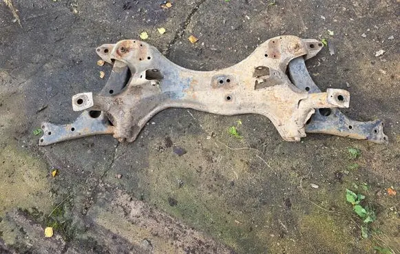 Toyota RAV 4 (XA20) Front subframe