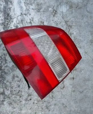 Opel Vectra B Tail light bulb cover holder 90568047