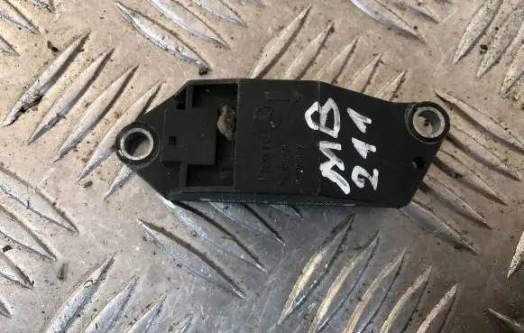 Mercedes-Benz E W211 Airbag deployment crash/impact sensor A0018209326 25571179A4