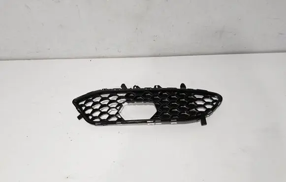 Alfa Romeo Giulia Front bumper lower grill 156107965 156150912
