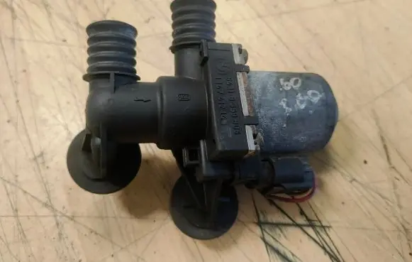 BMW 3 E46 Coolant heater control valve 64118369805