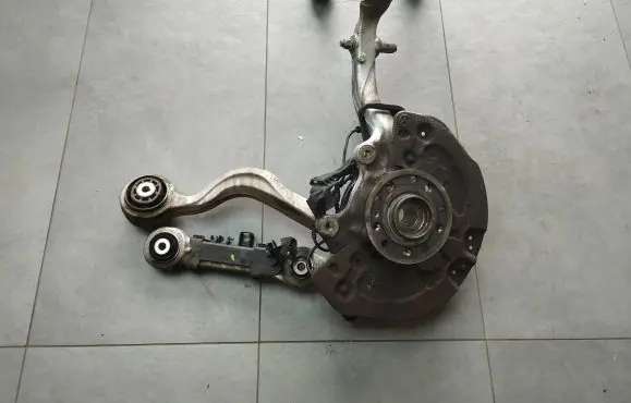 Mercedes-Benz GLC X253 C253 Front wheel hub spindle knuckle
