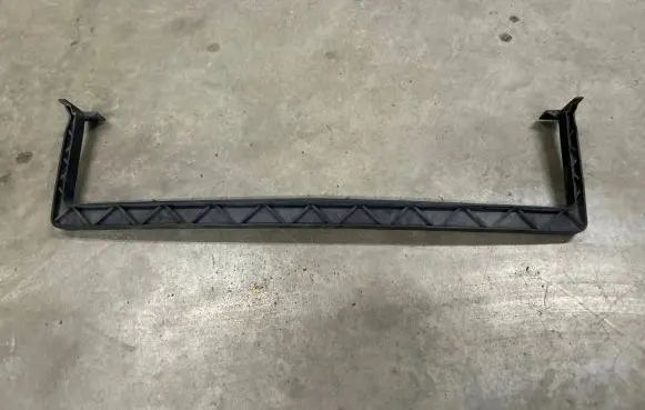 Volvo C30 Radiator support slam panel bracket 08623128