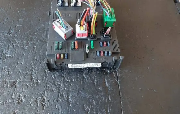 Peugeot 206 Fuse box set 9646777480 S118085110