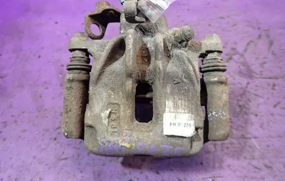 Renault Trafic I Rear brake caliper