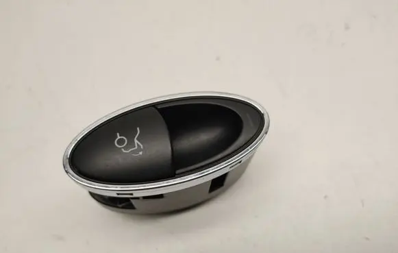 Mercedes-Benz E W211 Tailgate opening switch A2118211151