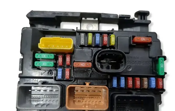 Citroen DS3 BSM Control unit 9667199780