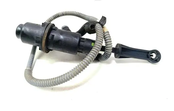 Citroen C3 Picasso Clutch master cylinder 9684249380