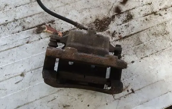 Nissan X-Trail T30 Front brake caliper NOCODE