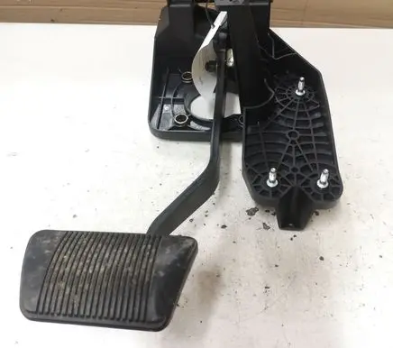 Chrysler Grand Voyager V Brake pedal P04861924AE