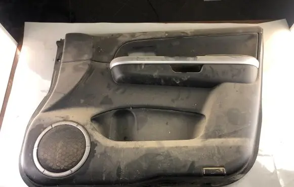Suzuki Grand Vitara II Front door card panel trim