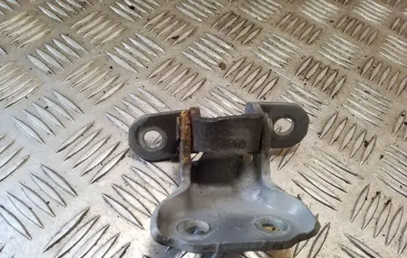 Toyota Yaris Front door lower hinge 