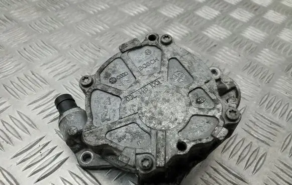 Audi A3 S3 A3 Sportback 8P Vacuum pump 03L145100